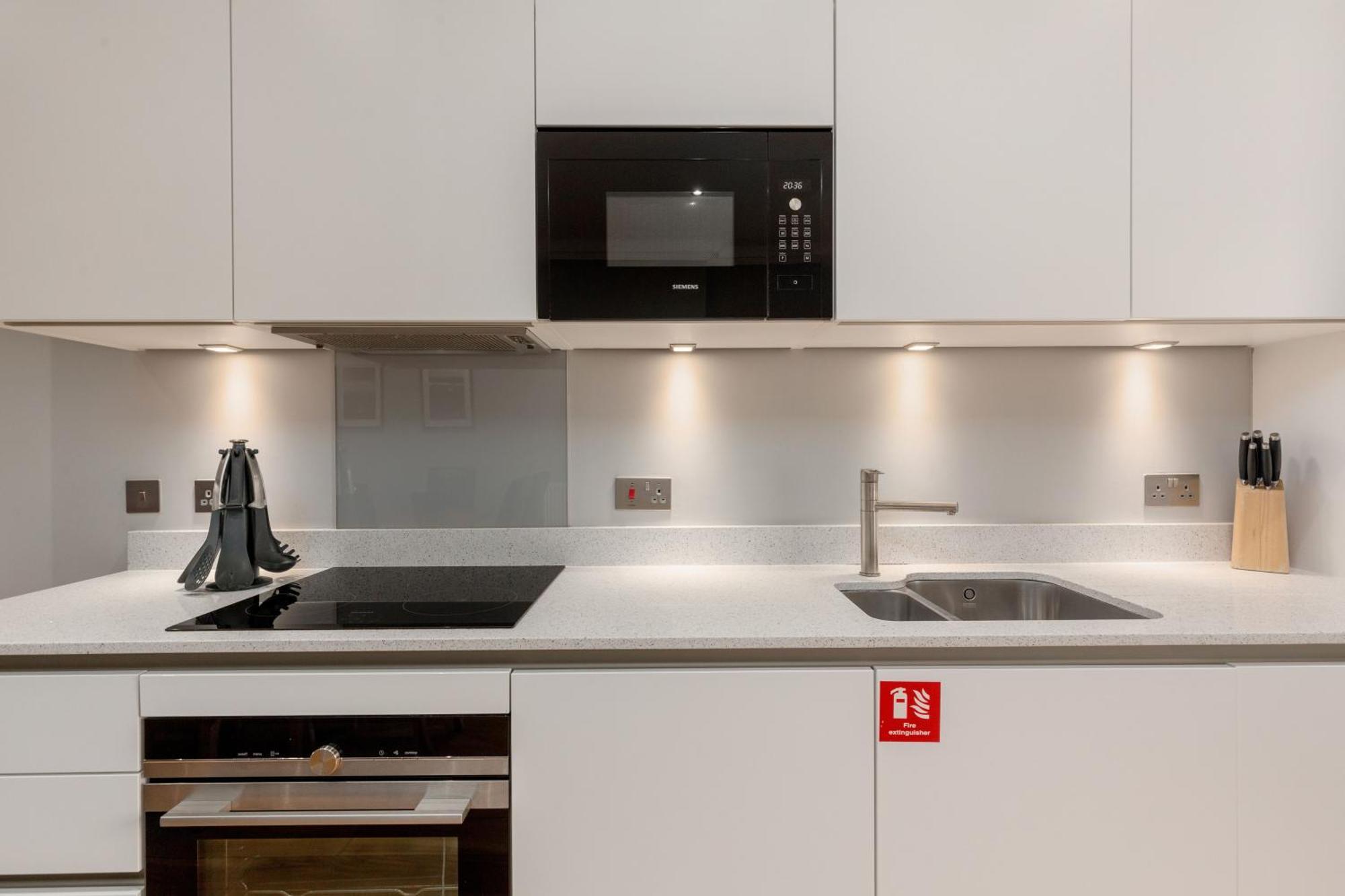 Destiny Scotland - Princes Street Residence Edinburgh Ngoại thất bức ảnh